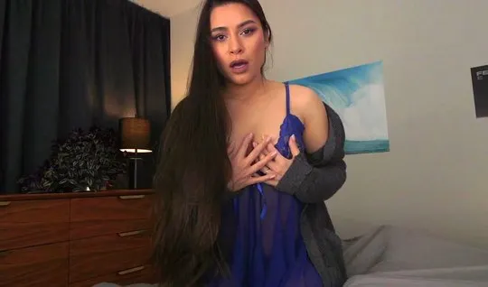 Sexy mommy cums while shooting homemade porn