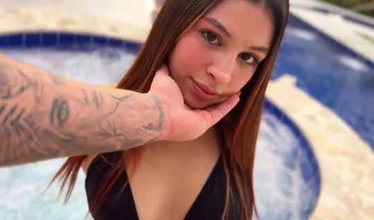 Milashka with a big ass herself climbed into my pants to a friend