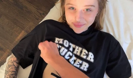 A thin chick does not mind sex while parents are in the country